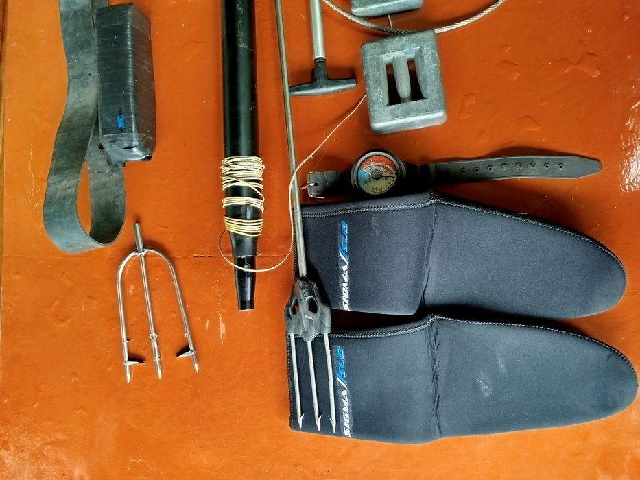 Комплект для підводного полювання.