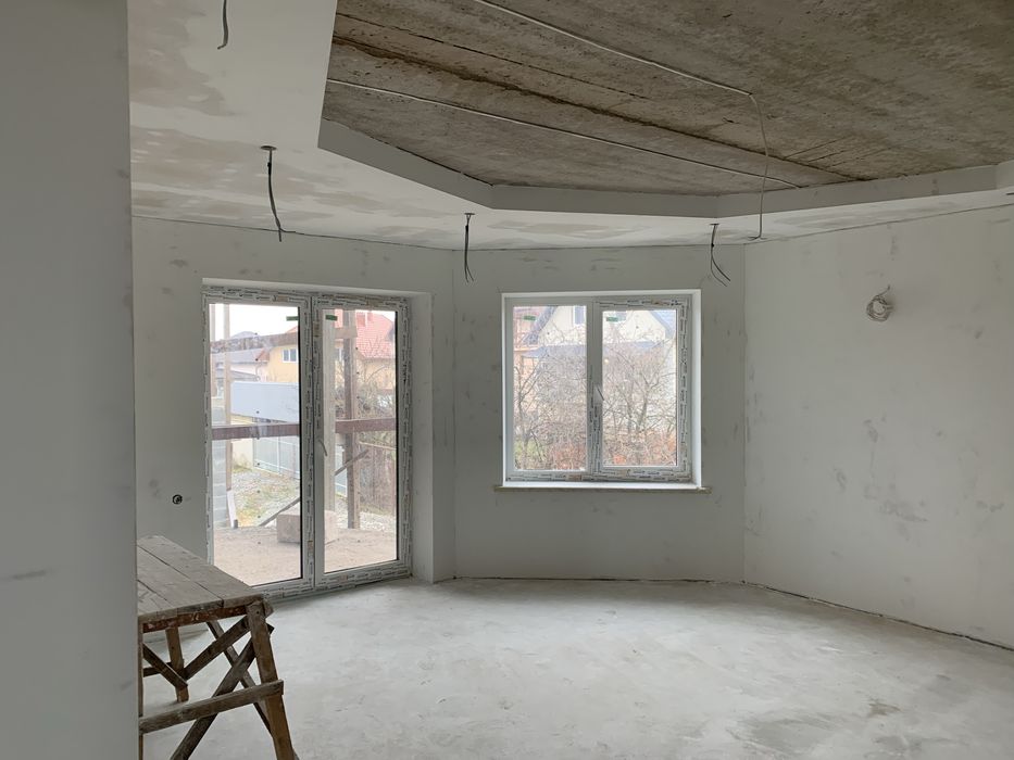 Продам будинок в Мукачево в р-н Росвигово  400 $ за кв м