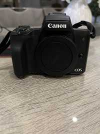 Máquina Fotográfica Canon EOS M50