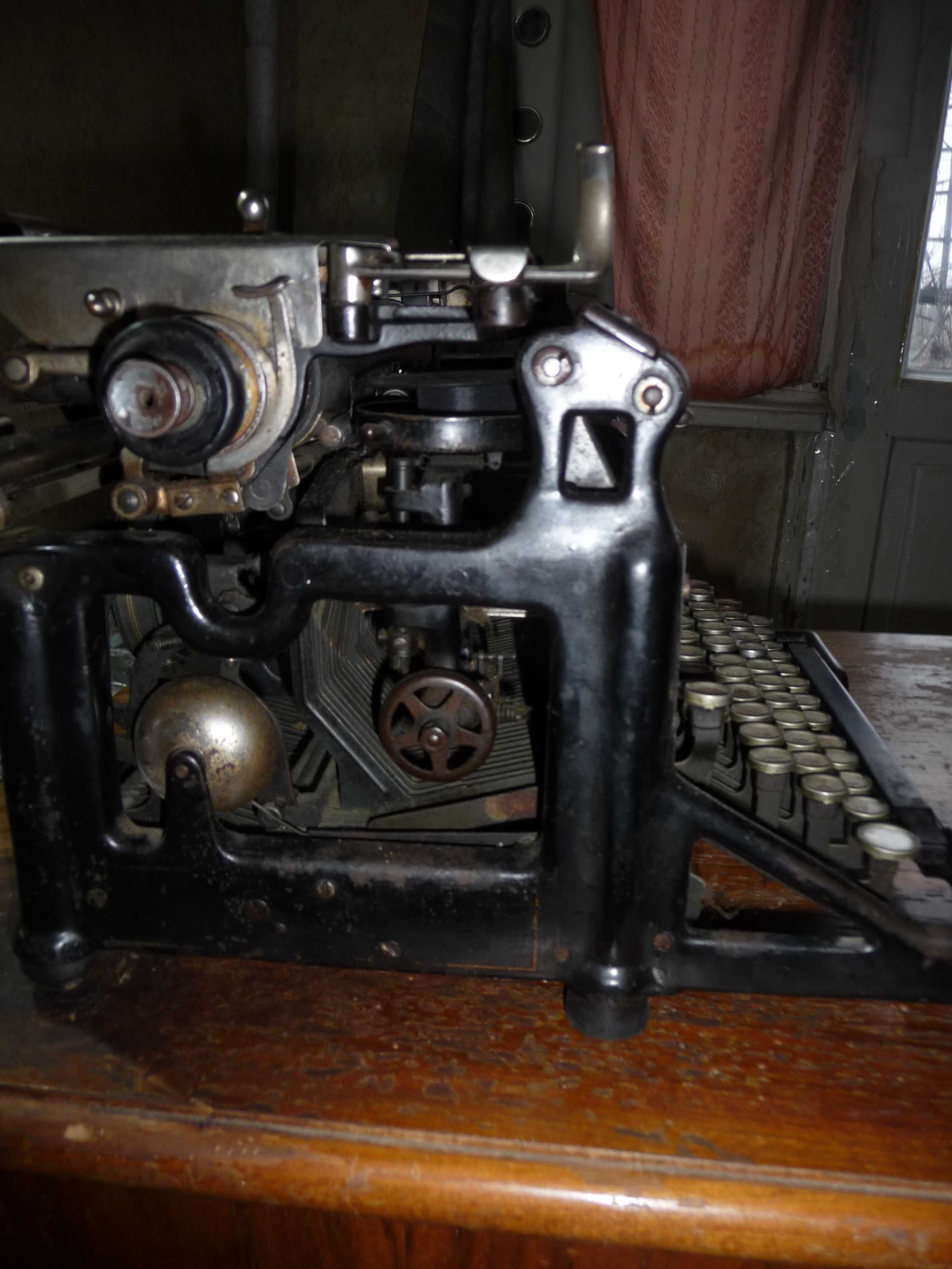 Печатная машинка рабочая Underwood 1920-е друкарська робоча машинка