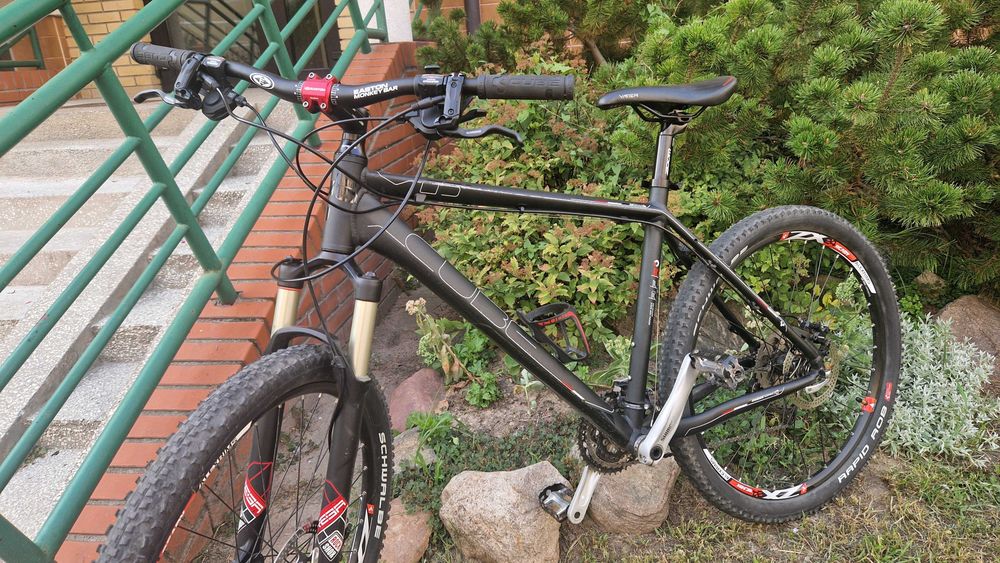 Rower CUBE doskonały stan, 27 przełożeń Shimano Deore, felgi Schwalbe