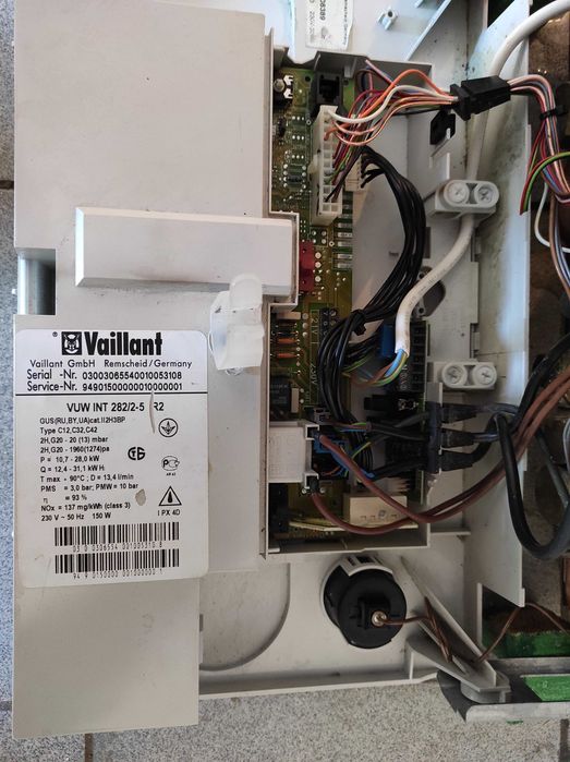 Котел Vaillant vuw int 282/2 turbo Запчасти. Разборка. Запчастини
