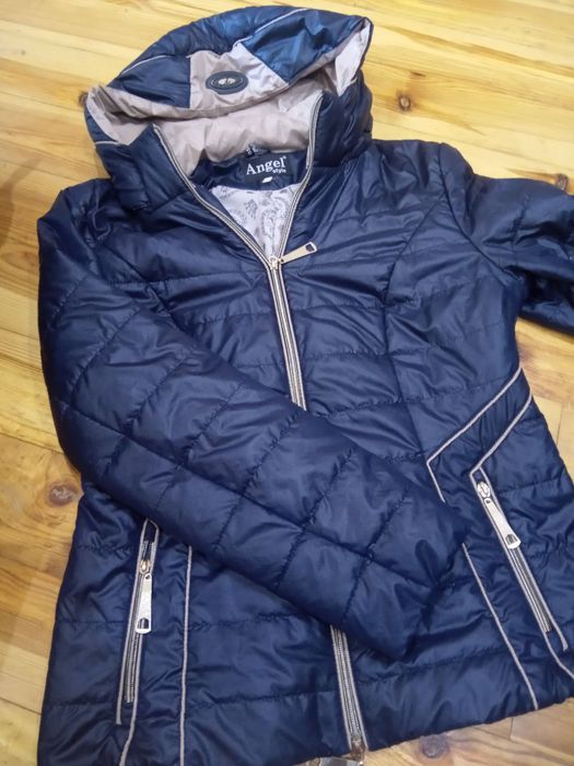 Женская куртка размер м