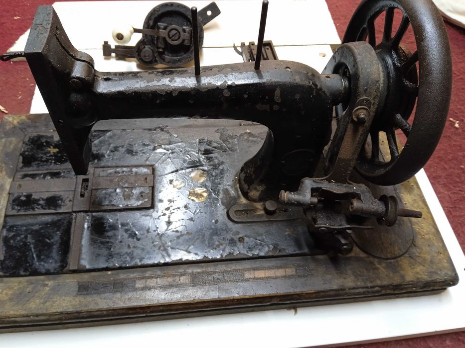 Antyk stara maszyna do szycia