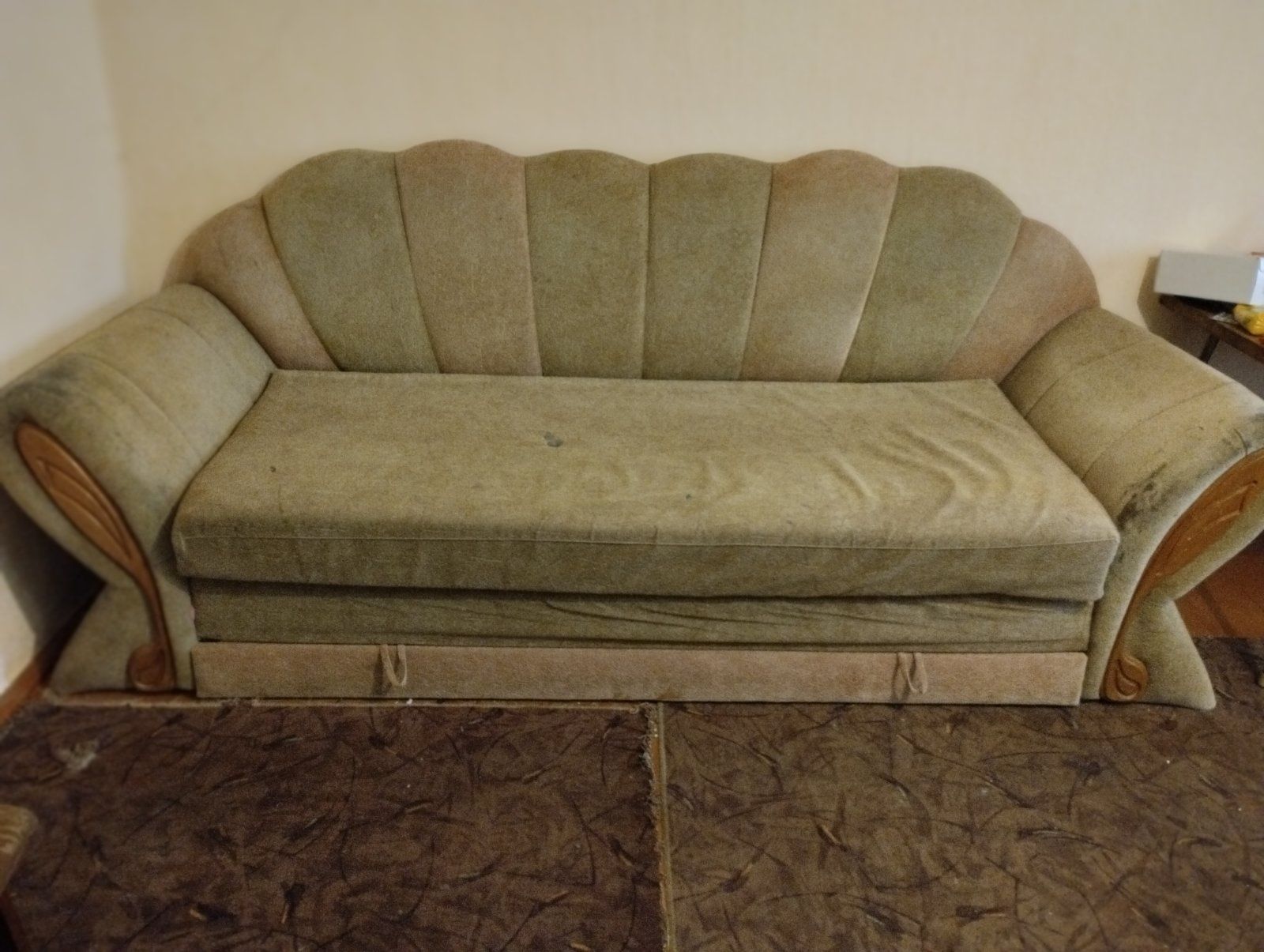 Терміново продаю диван