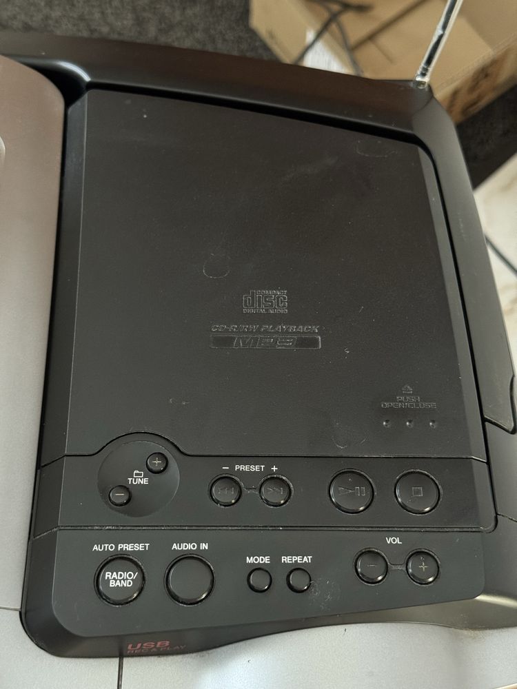 Boombox Sony CFD-RG880CP – CD/USB/KASETY/AUX – 60W