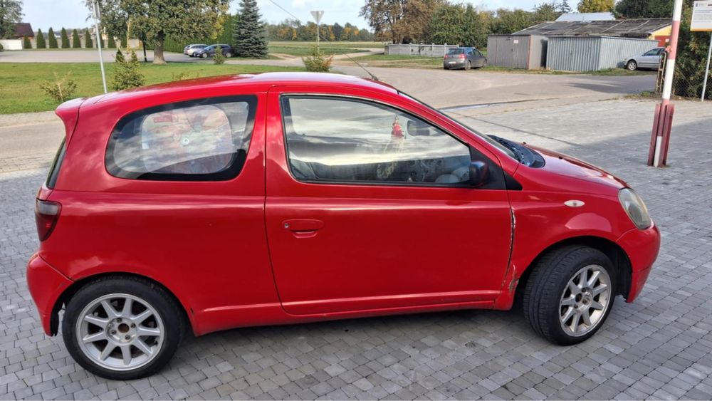 Toyota Yaris 1,2 benzyna