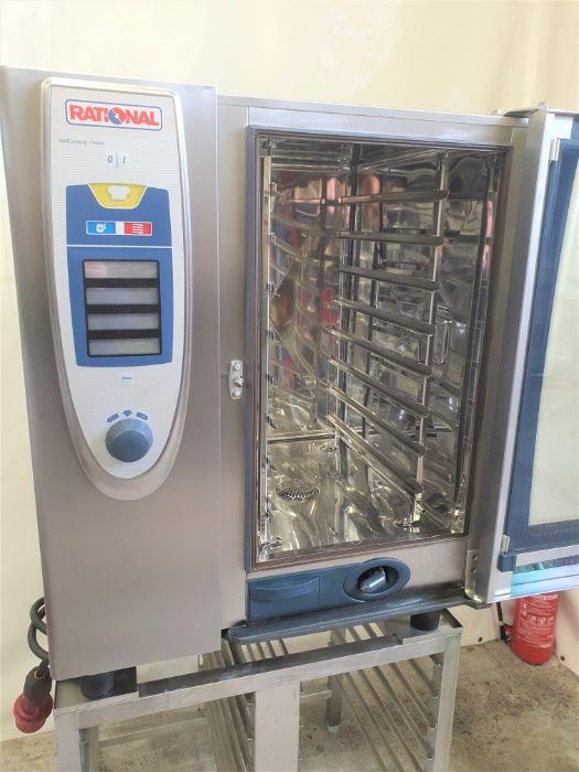 Piec konwekcyjno parowy RAtional SCC101 E