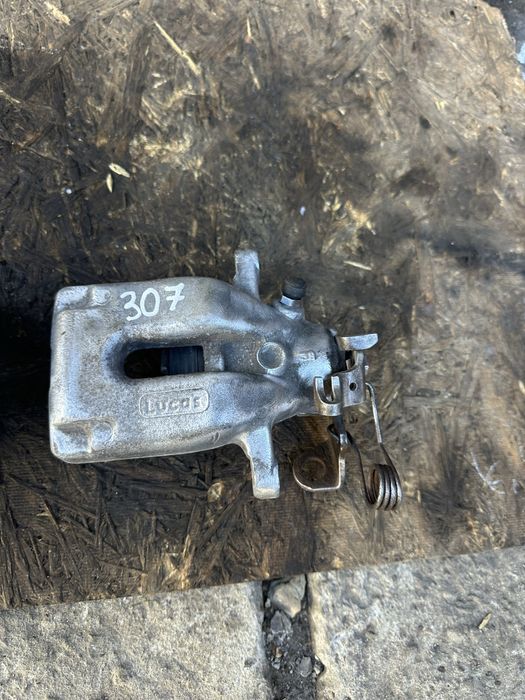 Супорт Зад Пежо 307 Peugeot 307