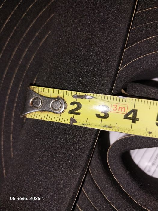 Самоклеящаяся губчатая уплотнительная лента