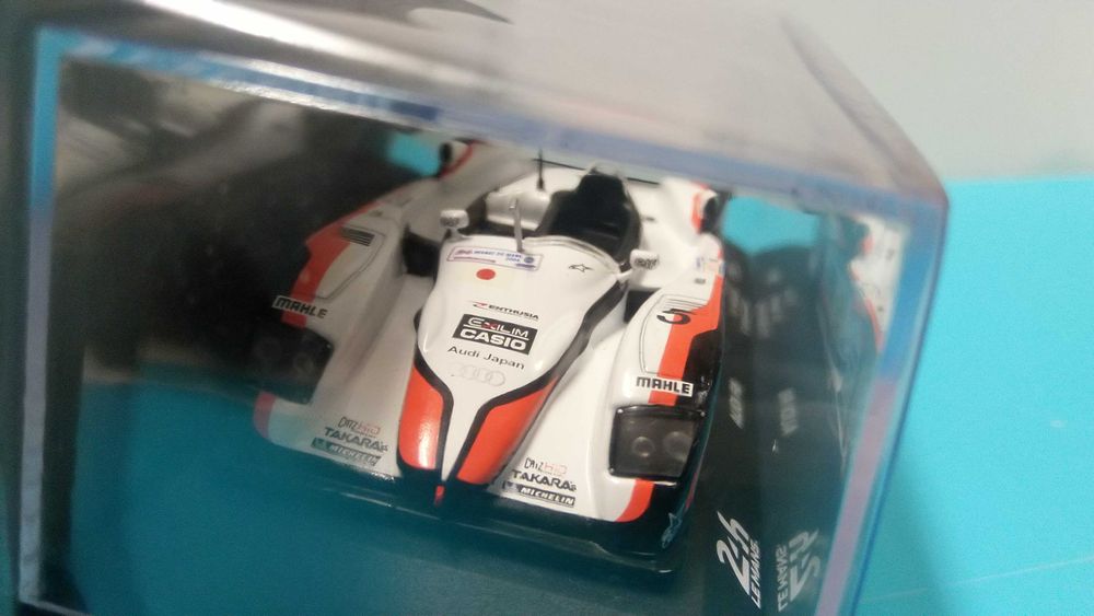 Audi R8 #5: Vencedor 24h Le Mans 2004 - Miniatura IXO escala 1/43