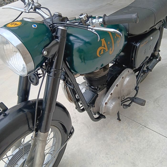 Mota antiga AJS 350cc