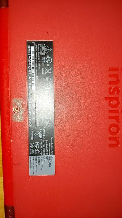 Laptop DELL Inspirion P25T001