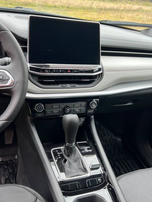 Jeep Compass 2024
II покоління (2nd FL)/MP  •  2.0T 9АТ (203 к.с.)  •