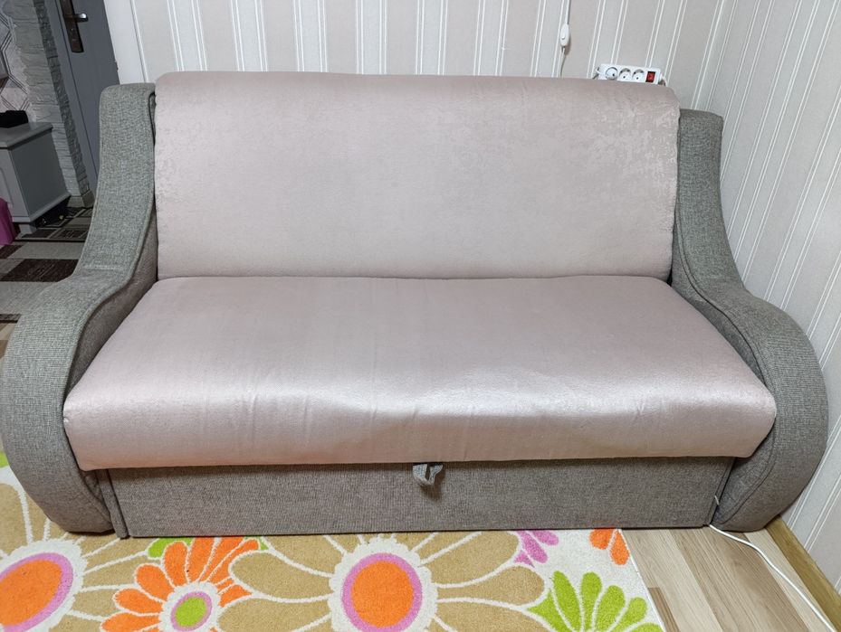 Диван  терміново