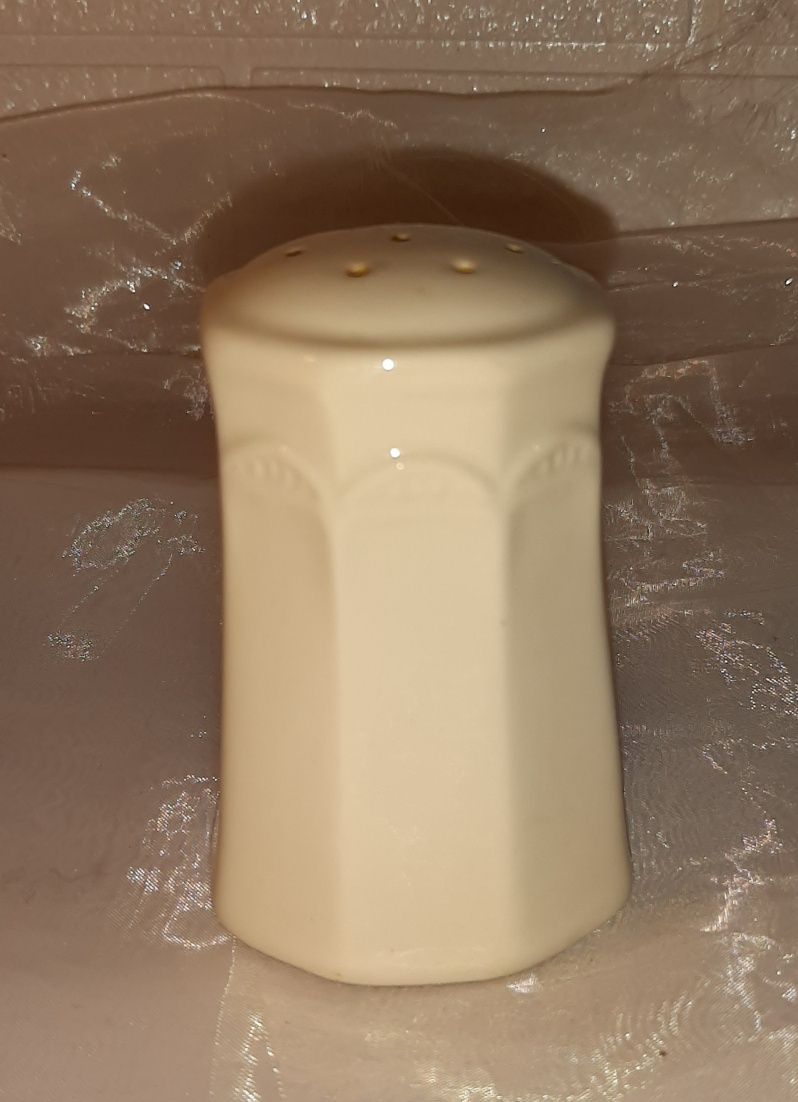 Ceramiczny pojemnik na przyprawę / solniczka