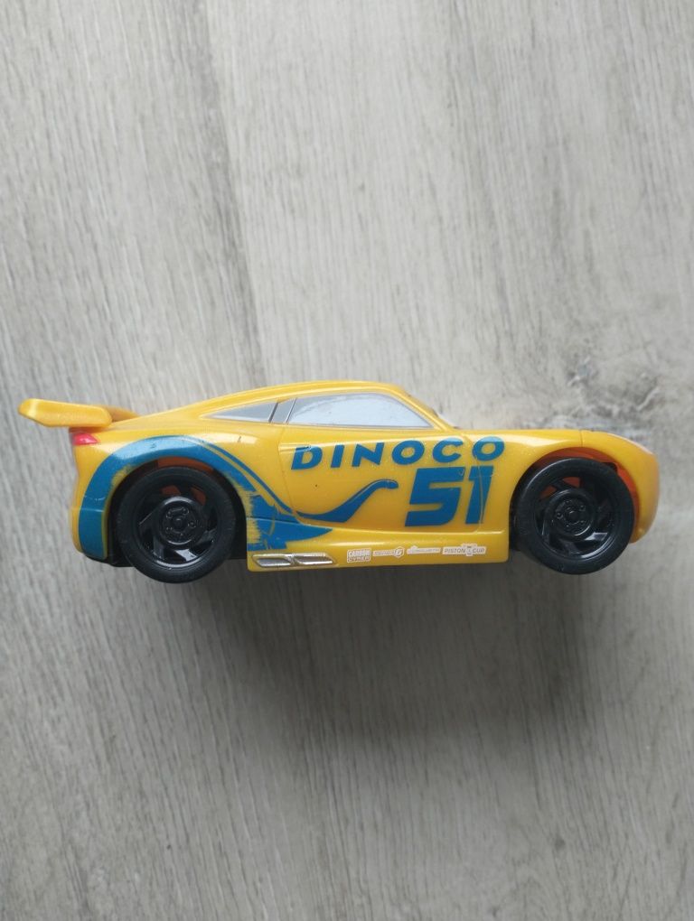 Auto Cruz Ramirez-  z bajki auta 3