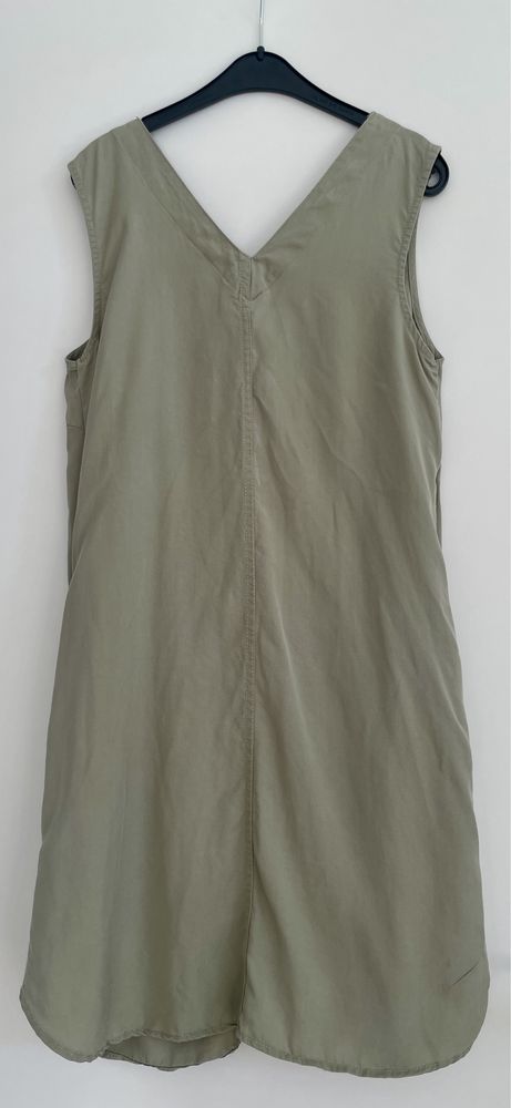 F&F / sukienka safari khaki basic bez rękawów nude / 36 S