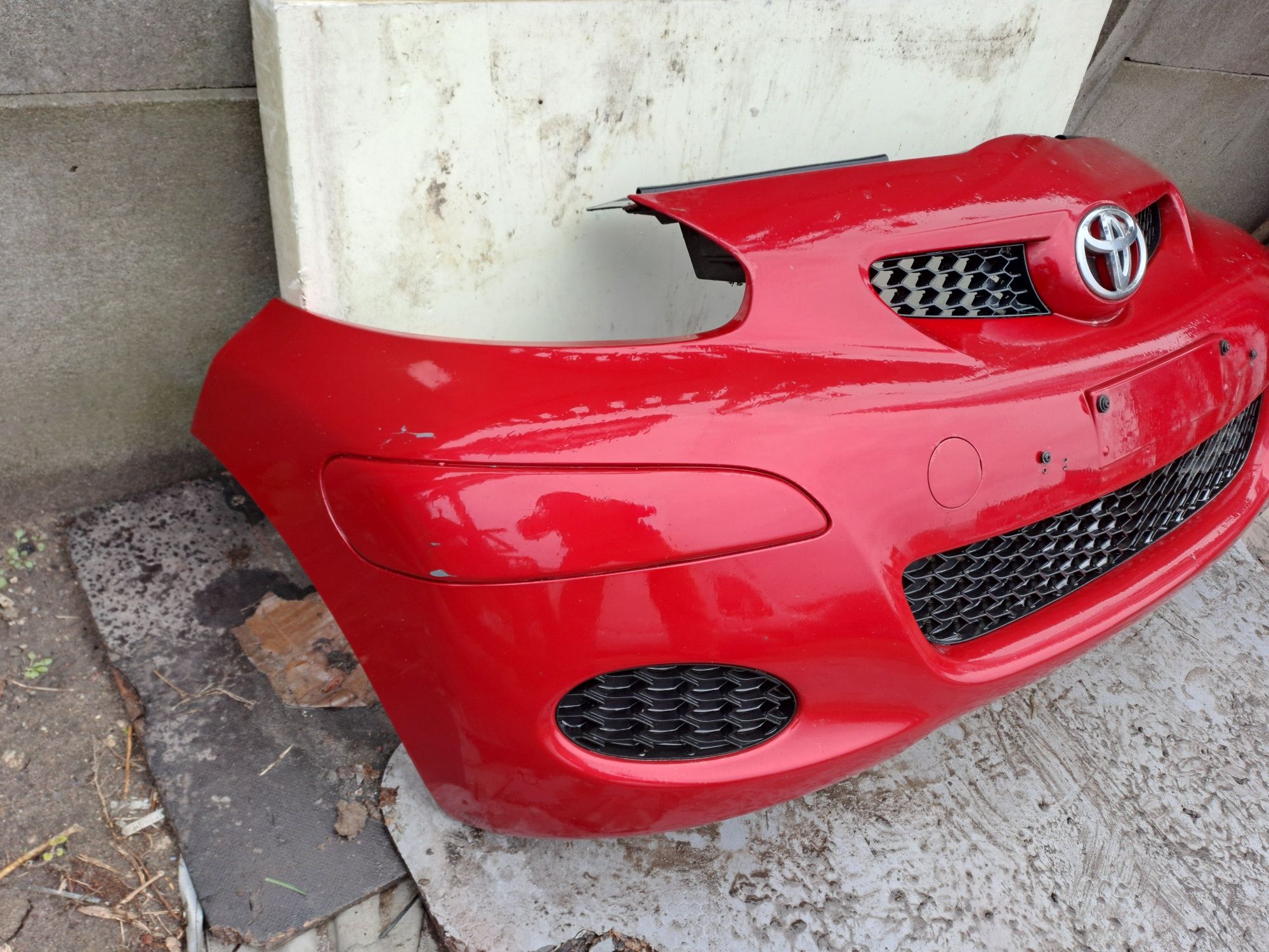 Zderzak przód przedni Toyota Aygo I 05-