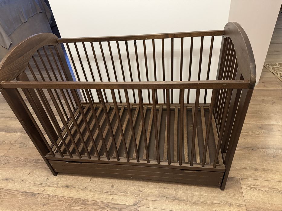 Łóżeczko dziecięce drewniane