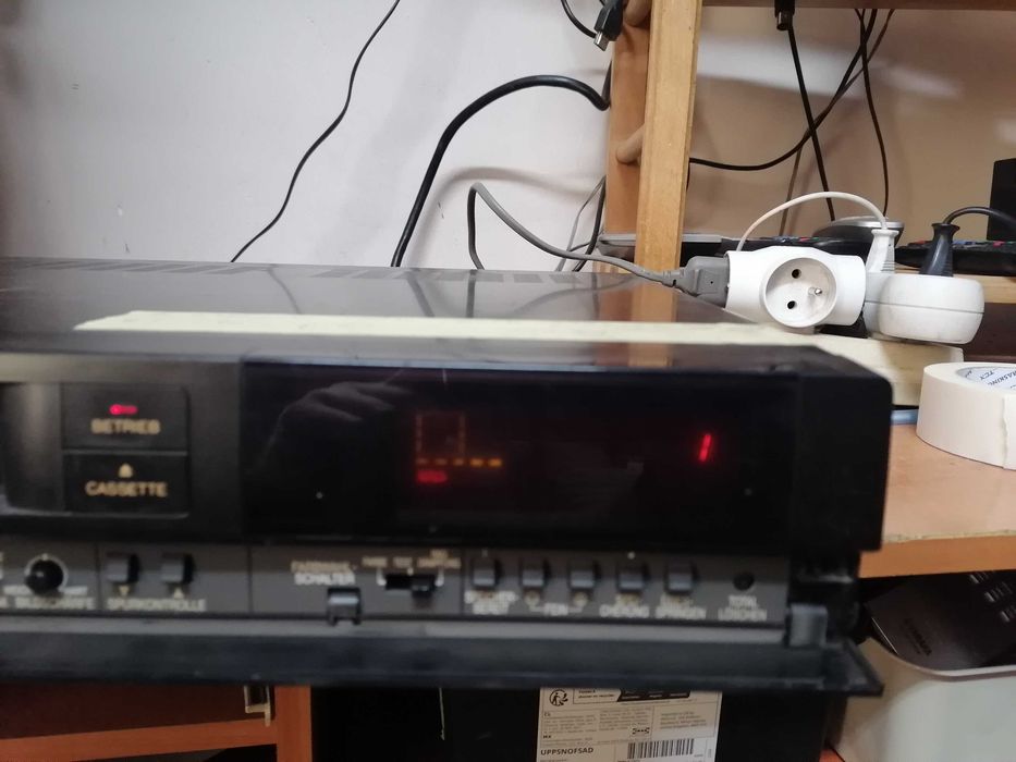 Magnetowid VHS Sharp VC-A211