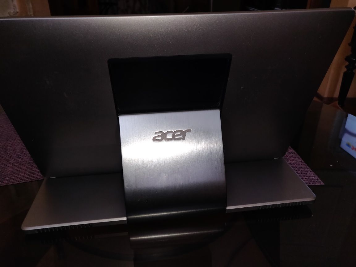 Ноутбук Acer Aspire R7-571G