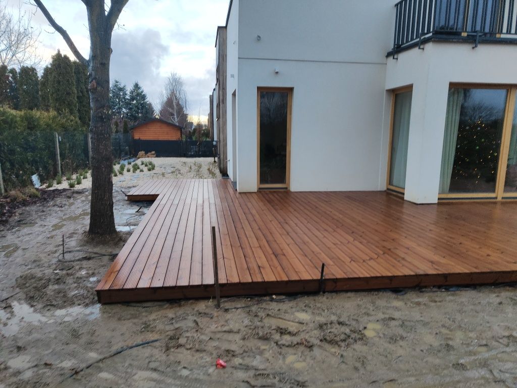 Budowa tarasów drewnianych i kompozytowych