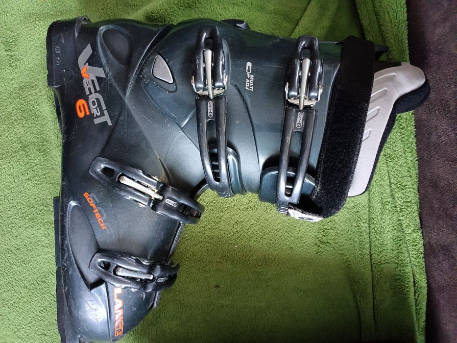 Witam.SPRZEdam buty Lange Vector 6 
Witam.
Sprzedam buty narciarskie L