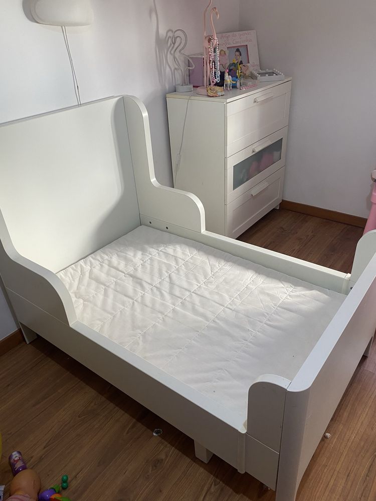 Cama Ikea de Criança com colachão