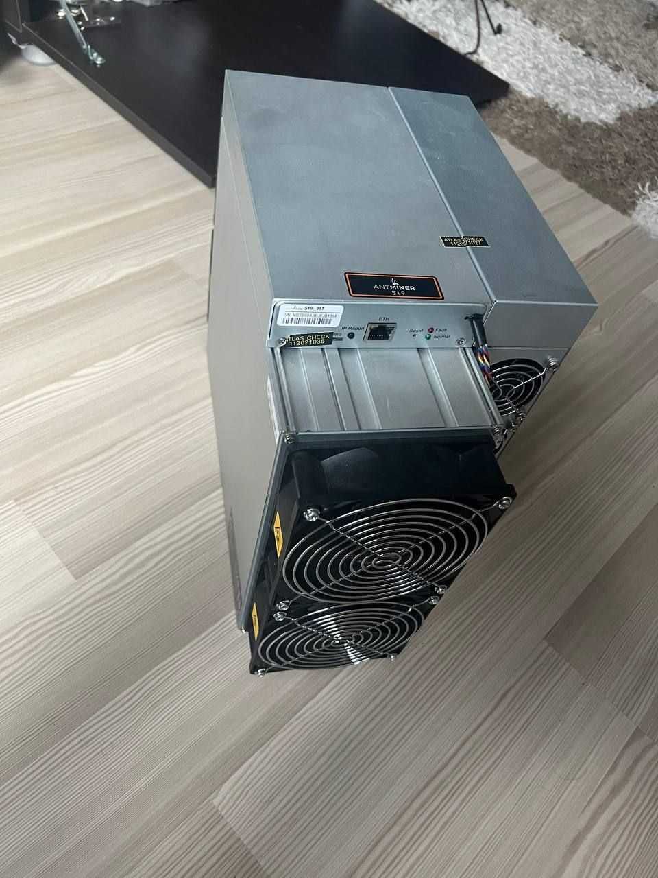 ASIC Bitmain Antminer S19 95Th/s.