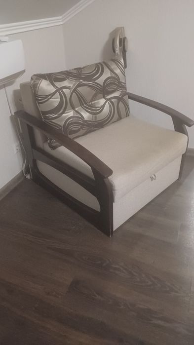 Продам м'яке розкладне крісло