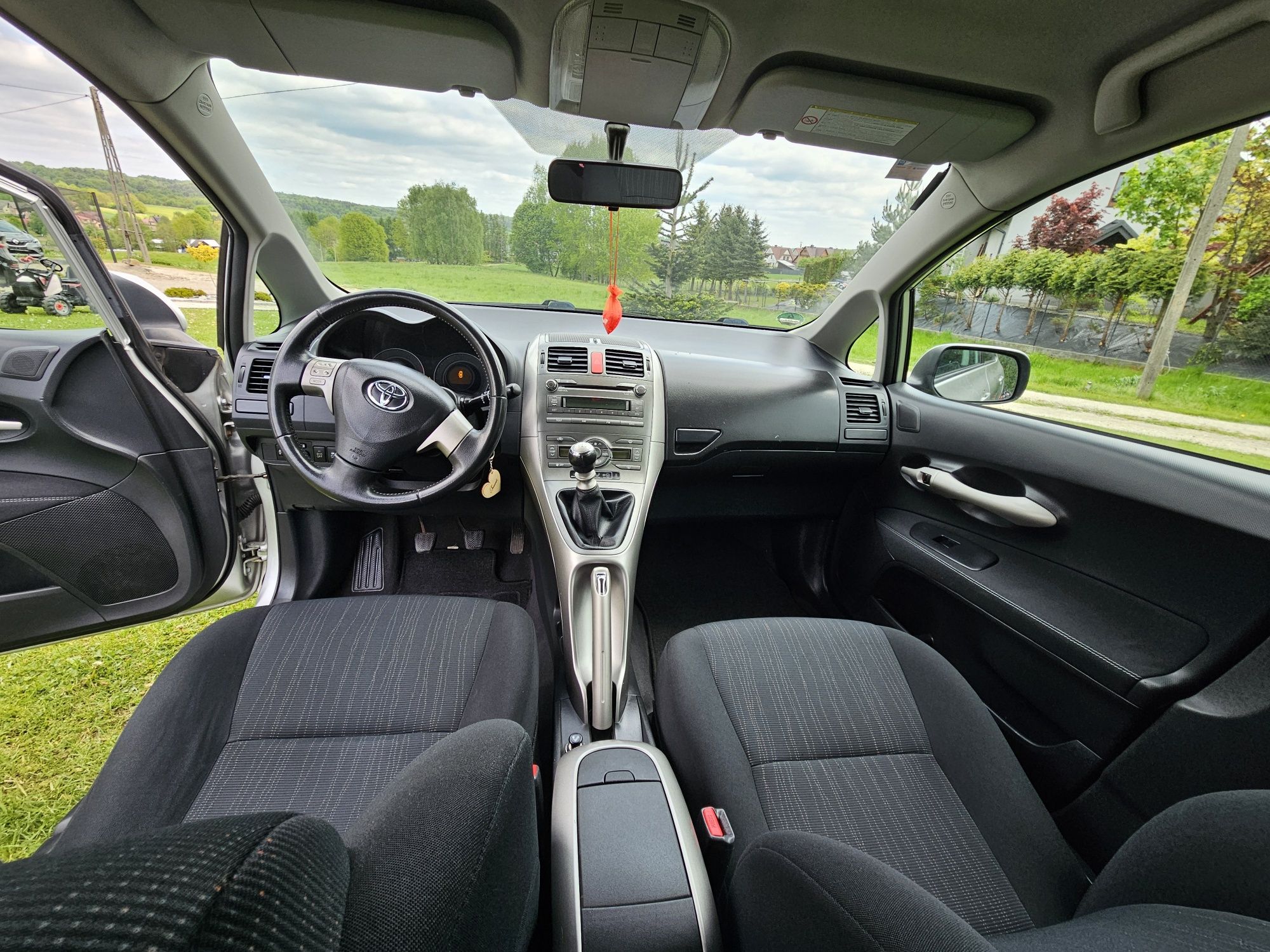 Auris 1.33 bezwypadkowy w bardzo dobrym stanie