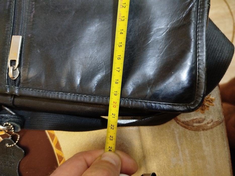 Чоловіча шкіряна сумка.