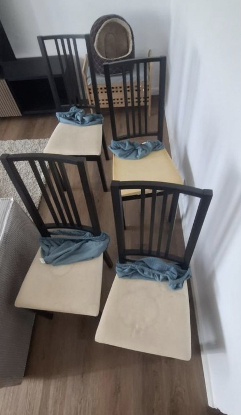 4 cadeiras usadas ikea borje com capas de protecção