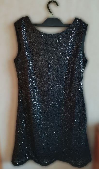 Сукня в маєтки чорна