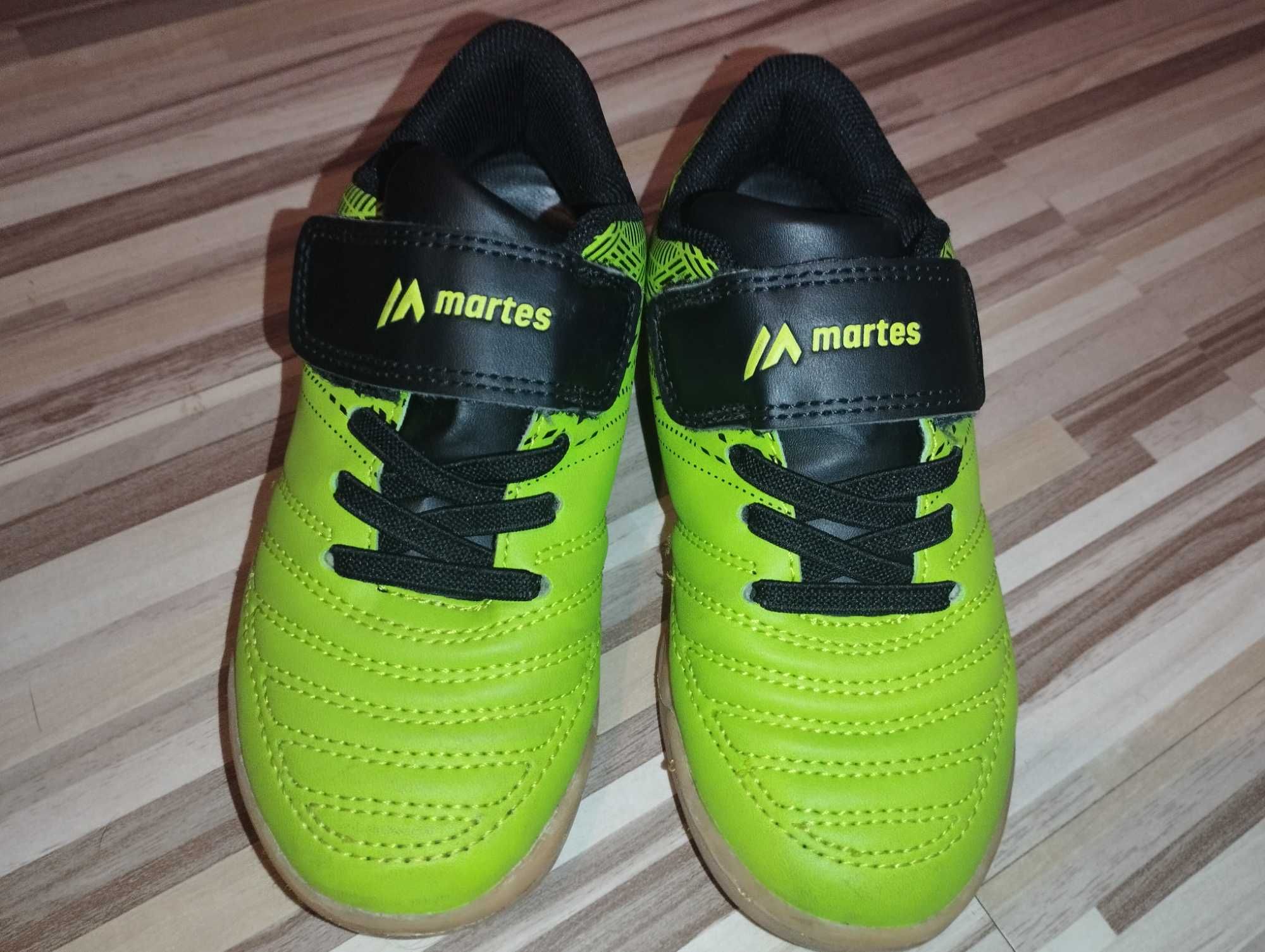 Buty halówki firmy Martes