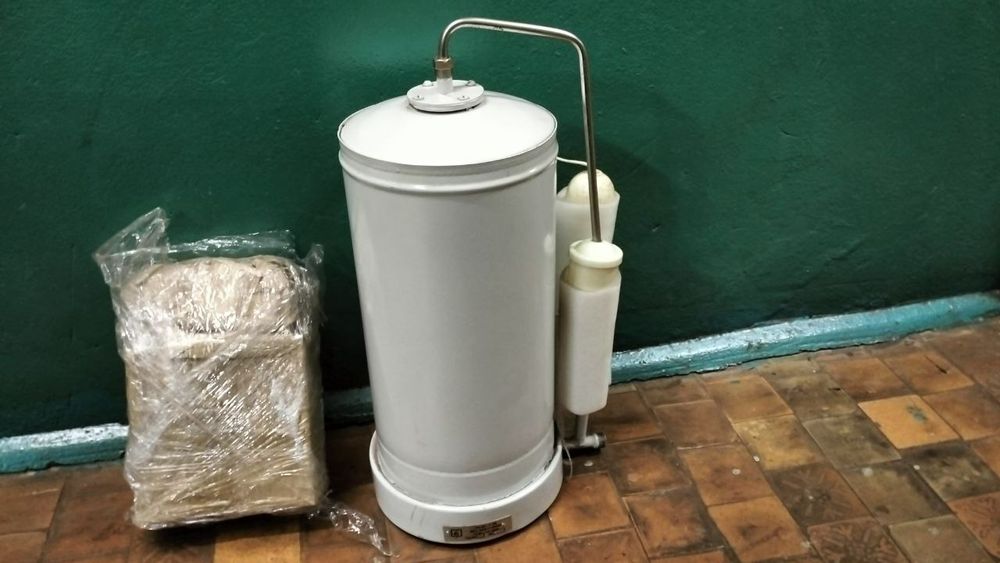 Дистилятор ДЕ-4 з щитом управління