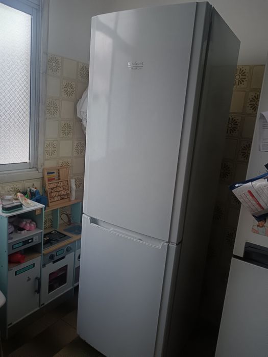 Frigorífico        g