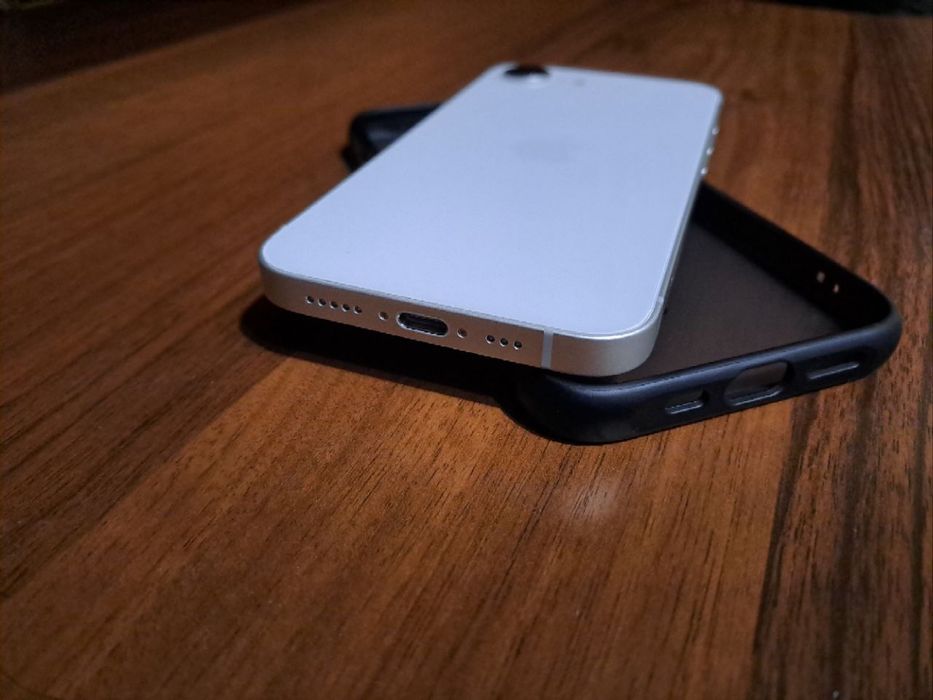 Айфон 16е 128 gb