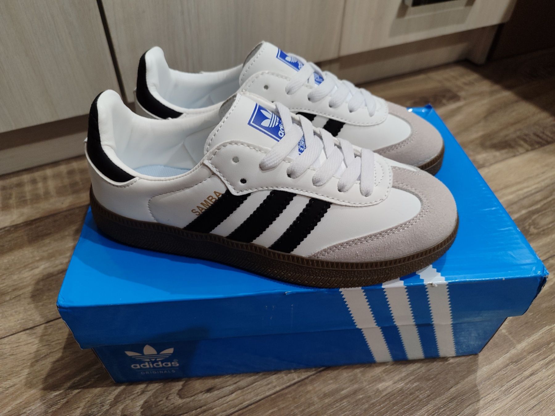 Adidas samba white