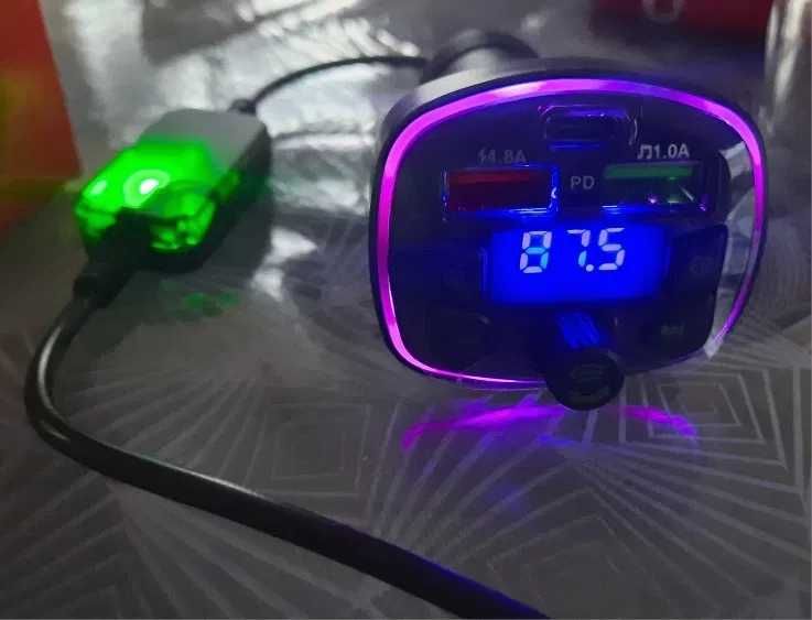 Fm трансмиттер быстрая зарядка 20W USB PD Q.C. 3.0 Блютуз Вольтметр