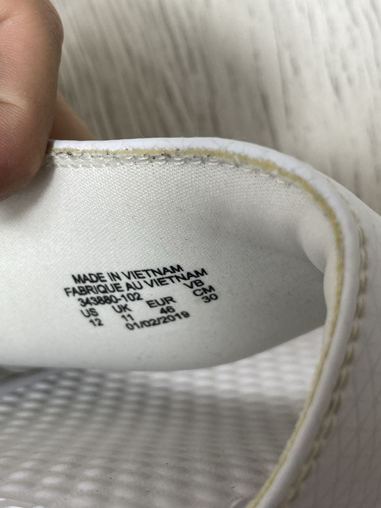 Продам мужские тапочки Nike Benassi