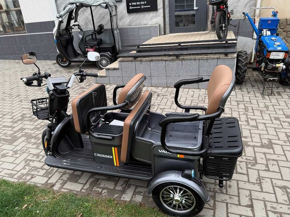 Электроскутер Crosser Vagon трицикл 3-х местный 800W/20A черный 2025
