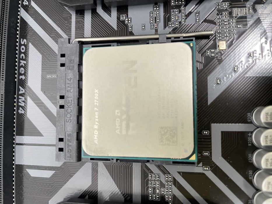 Процессор Ryzen 7 2700x Socket AM4, 8 ядер, 16 потоков, частота 3.7Ггц