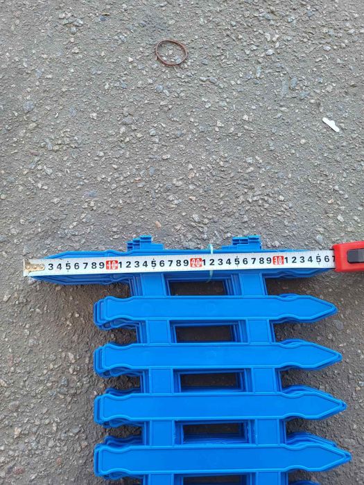 Продам пластиковый декоративный заборчик.