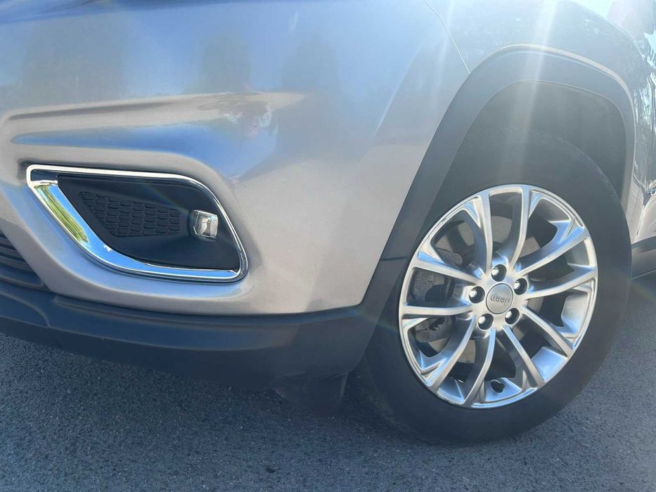 Продам Jeep Cherokee