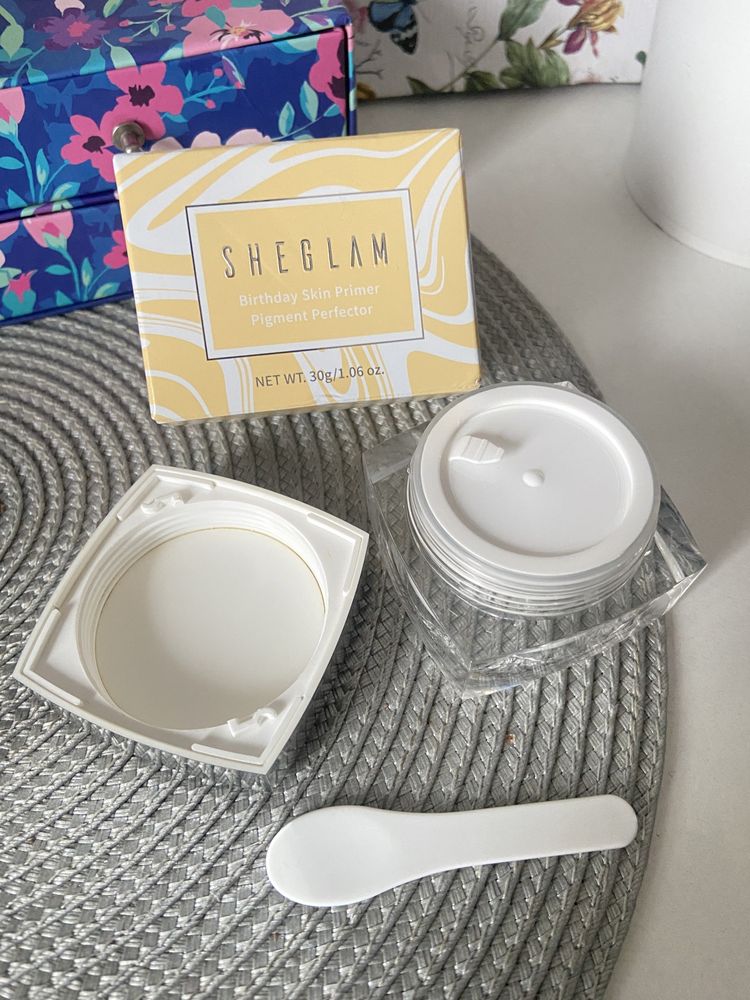 Sheglam Birthday Skin Pigment Perfector baza pod makijaż wygładzająca