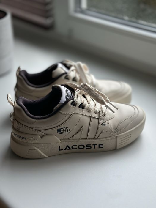 Оригінальні кросівки Lacoste