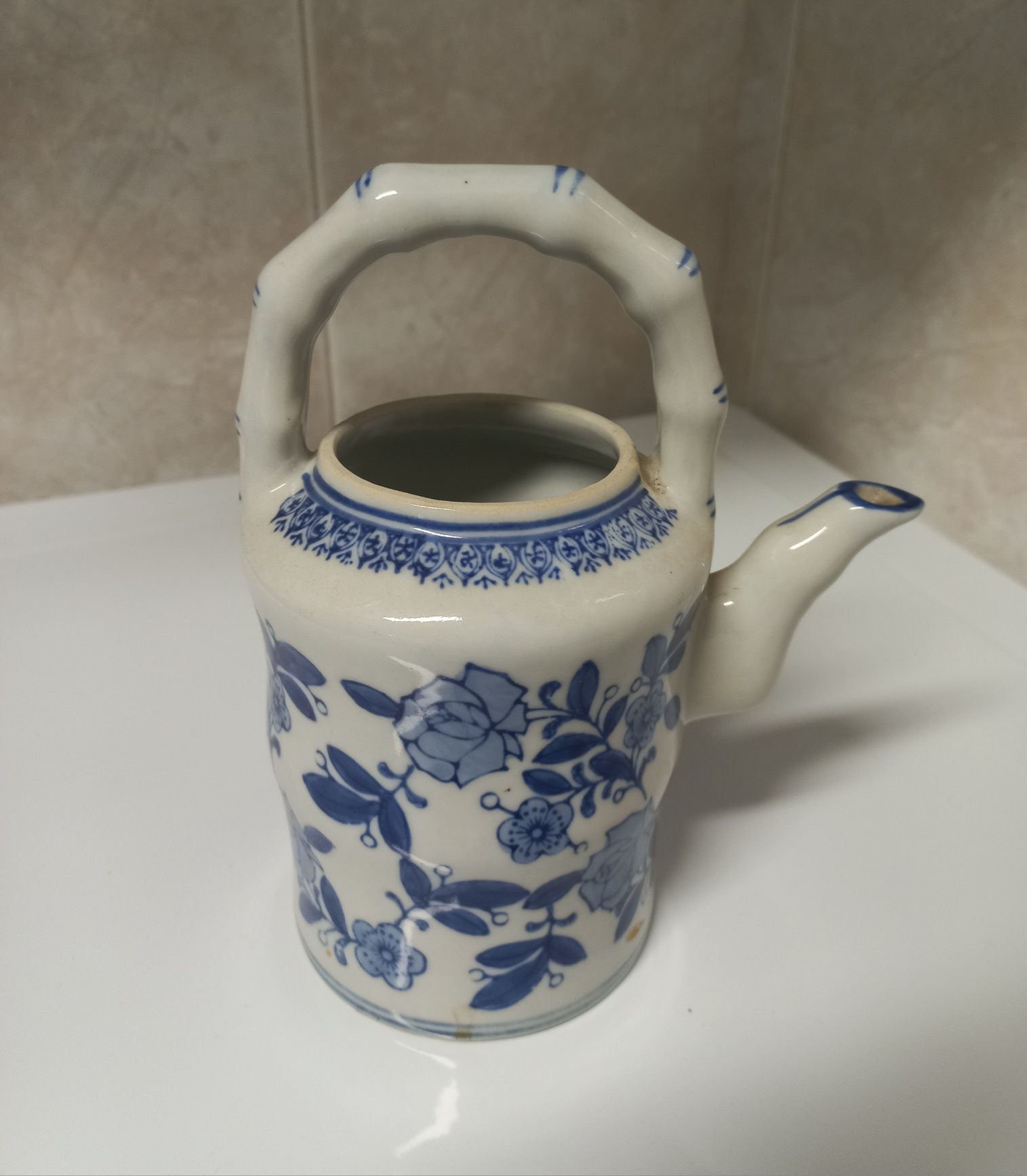 Jarra porcelana branca e azul