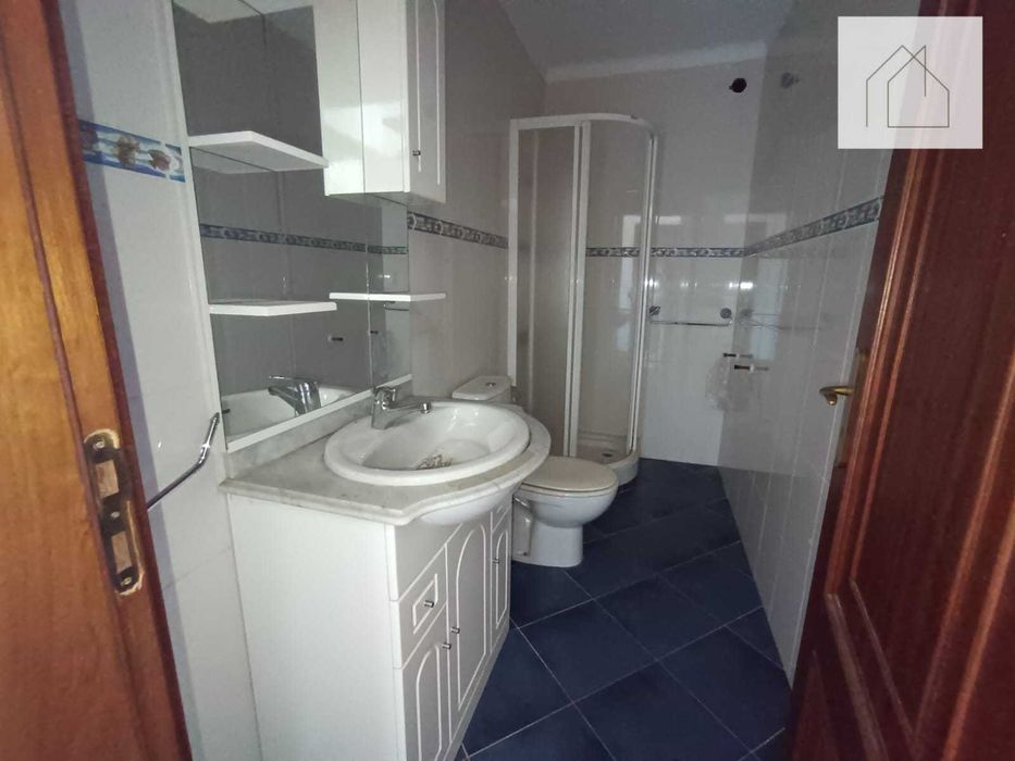 Moradia T4 para venda em Valpaços